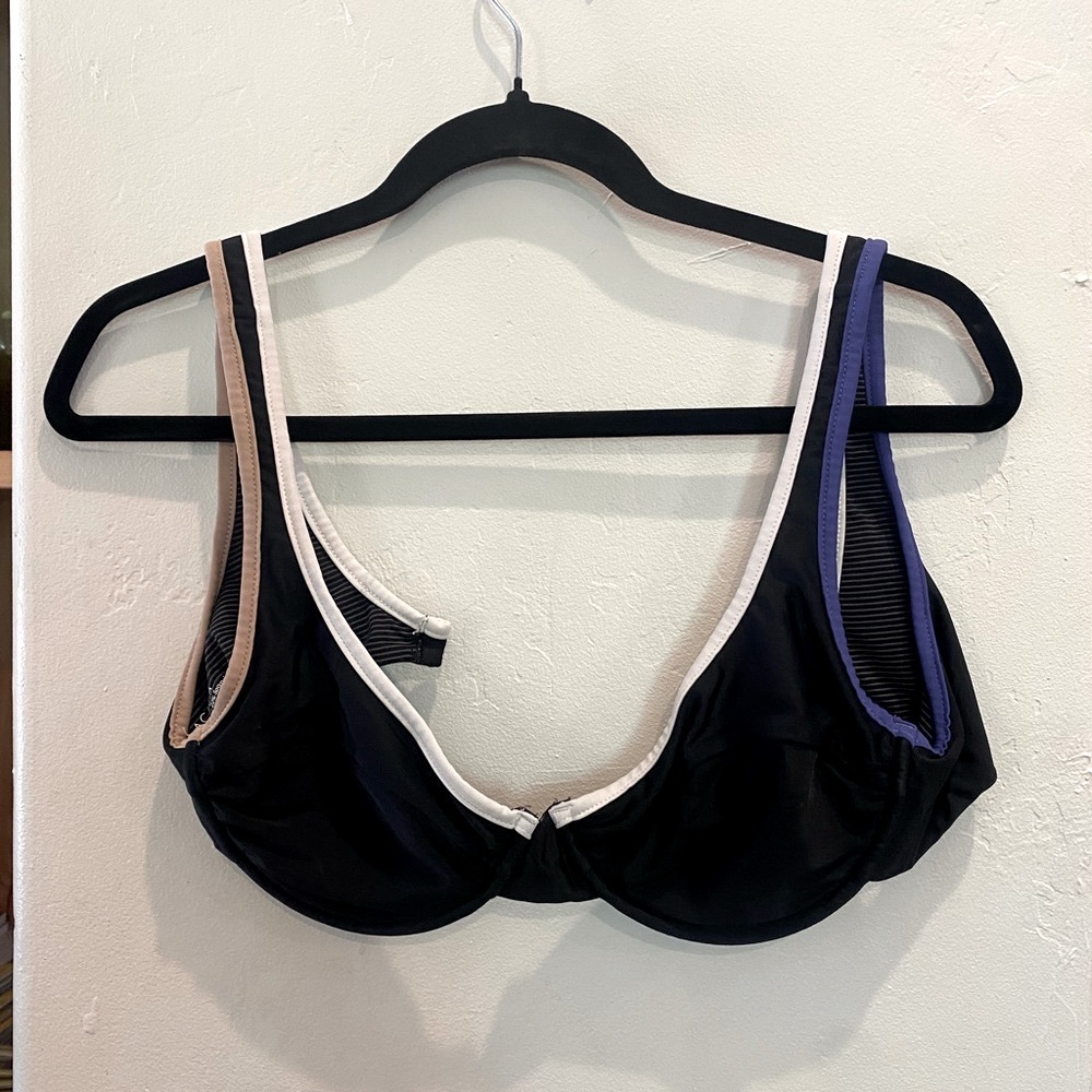 Acacia Swimwear- Jet Bikini Top (Large)